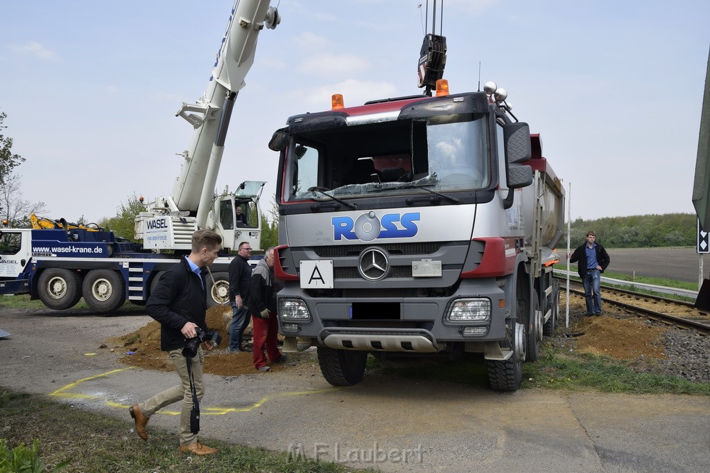 Schwerer VU LKW Zug Bergheim Kenten Koelnerstr P475.JPG - Miklos Laubert